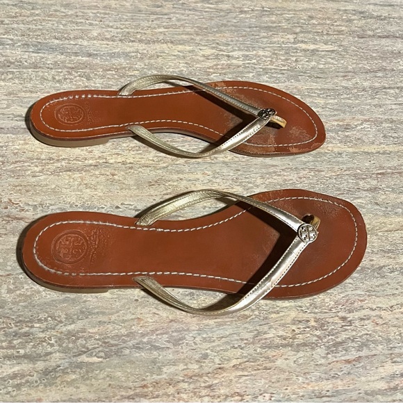 Tory Burch gold thong sandals - Picture 4 of 16
